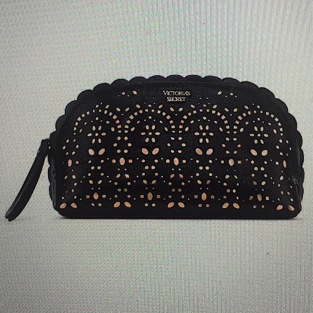 VICTORIA’S SECRET - PETAL EDGE BEAUTY BAG